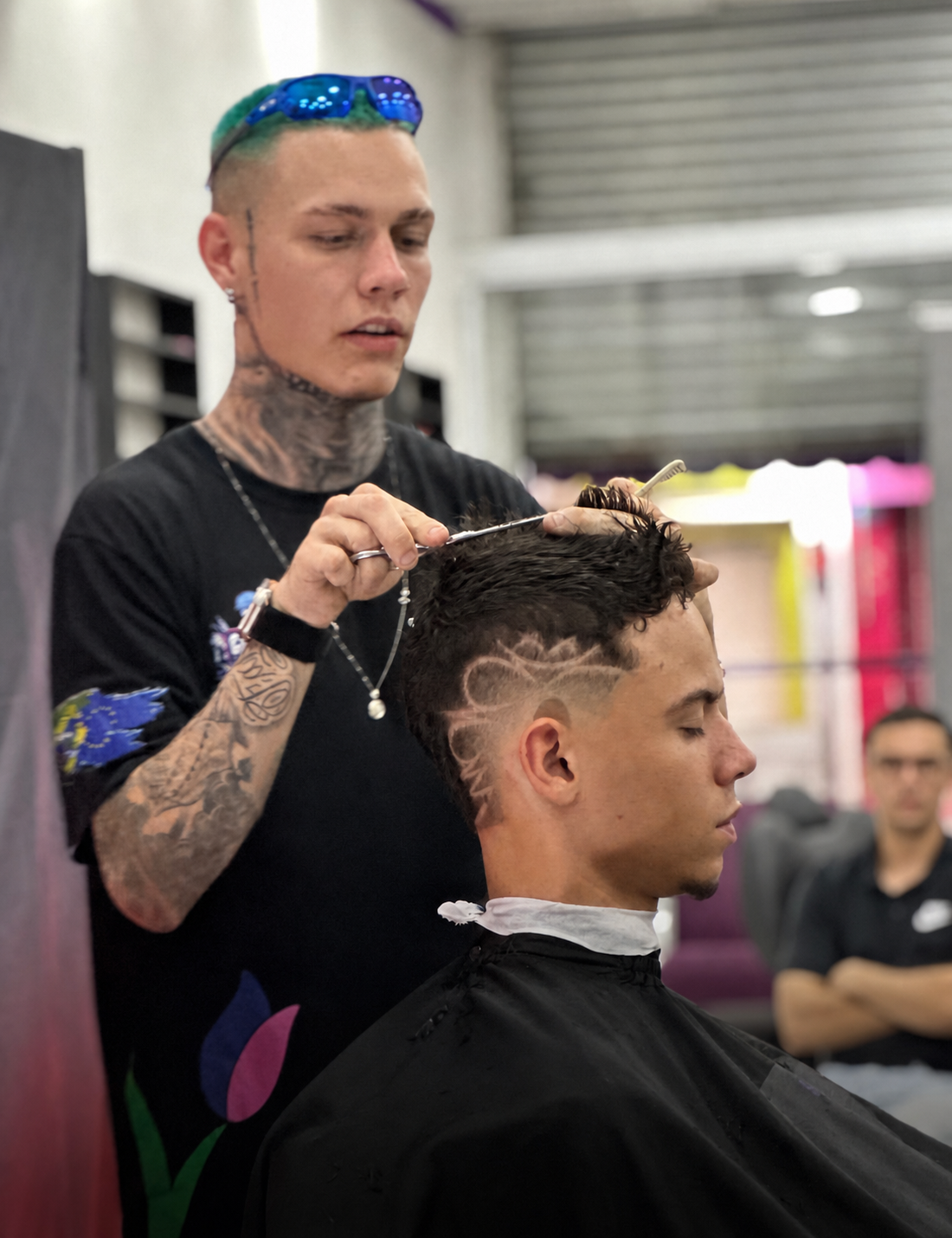 Kauã desenvolvendo sua técnica em um cliente